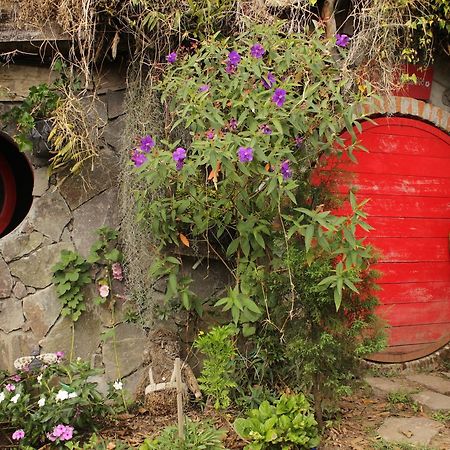 The Hobbit La Comarca Hotel Nueva San Salvador Exterior photo