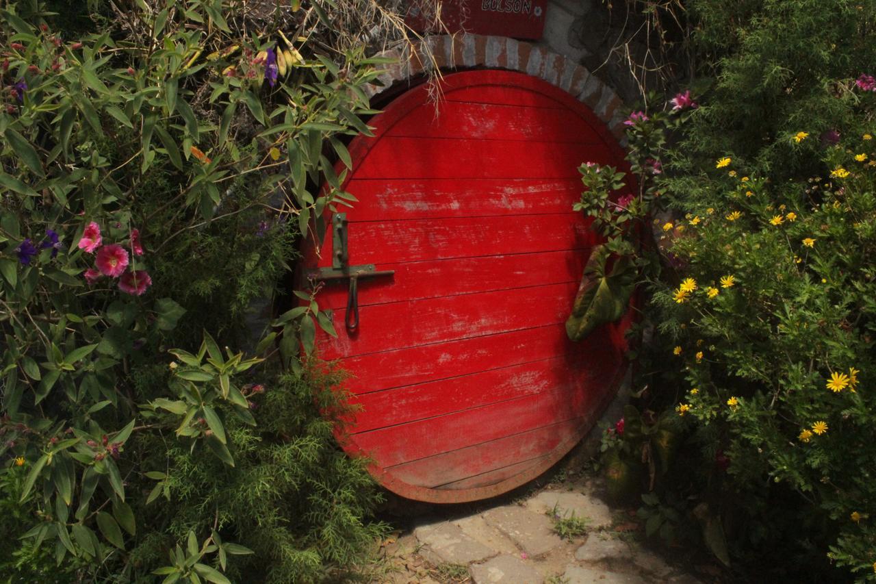 The Hobbit La Comarca Hotel Nueva San Salvador Exterior photo