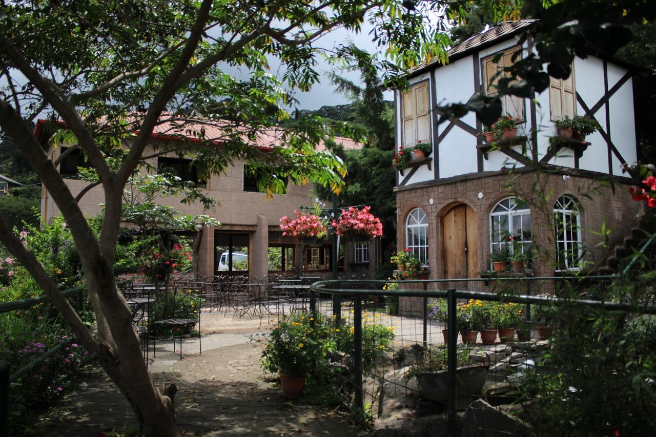 The Hobbit La Comarca Hotel Nueva San Salvador Exterior photo
